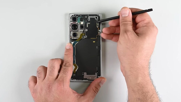 Top Signs Your Samsung Galaxy S25 Needs Repair